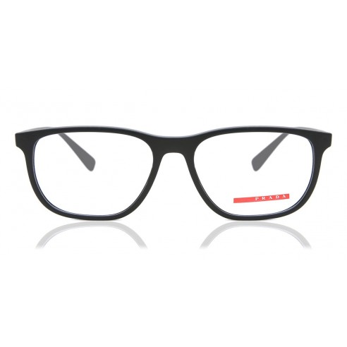 La nueva colección de Prada Sport es la perfecta combinación de lujo y  deporte, técnicas con siluetas de líneas impecables. Gafa
