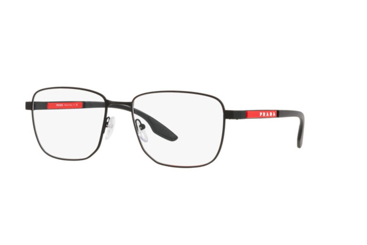 La nueva colección de Prada Sport es la perfecta combinación de lujo y deporte, técnicas con siluetas de líneas impecables. Gafa La nueva colección de Prada Sport es la perfecta combinación de lujo y deporte, técnicas con siluetas de líneas impecables. Gafa